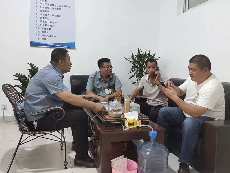 驗收消防箱成型機設(shè)備